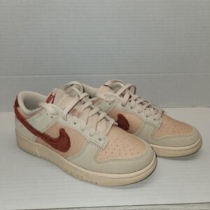 Nike Low Dunks Fuzzy Terry Cloth Swoosh Women's Size 7.5 New Without Box